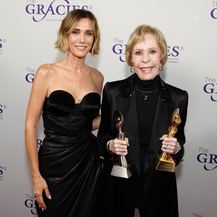 Kristen Wiig and Carol Burnett
