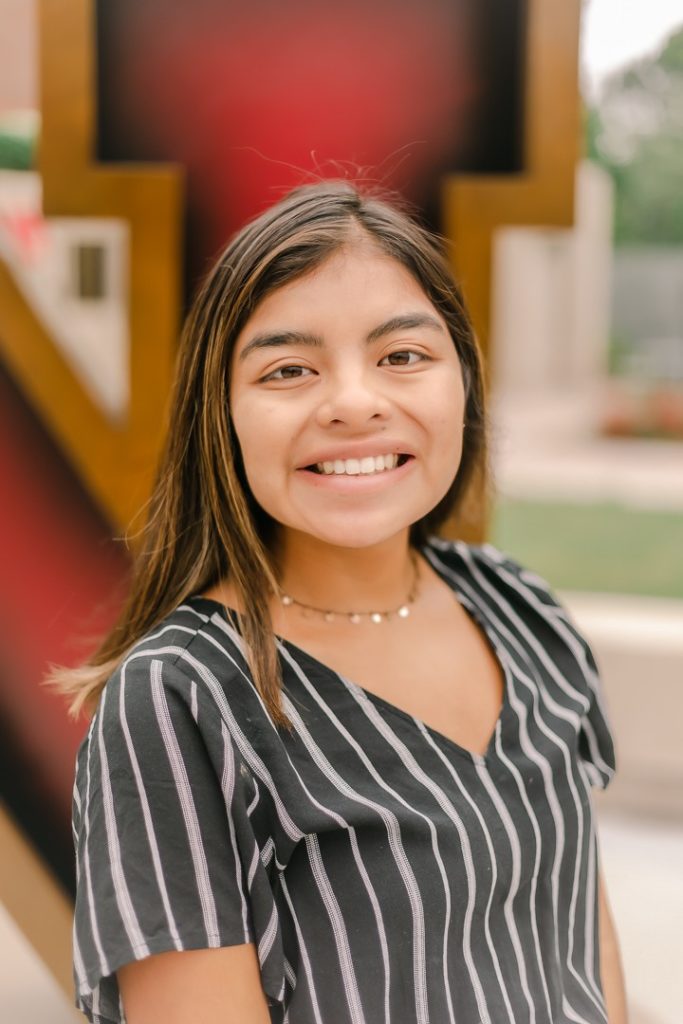 https://allwomeninmedia.org/app/uploads/2023/08/Marissa-Kraus_ESPN_Hispanic-Student-Winner-2023-683x1024.jpg